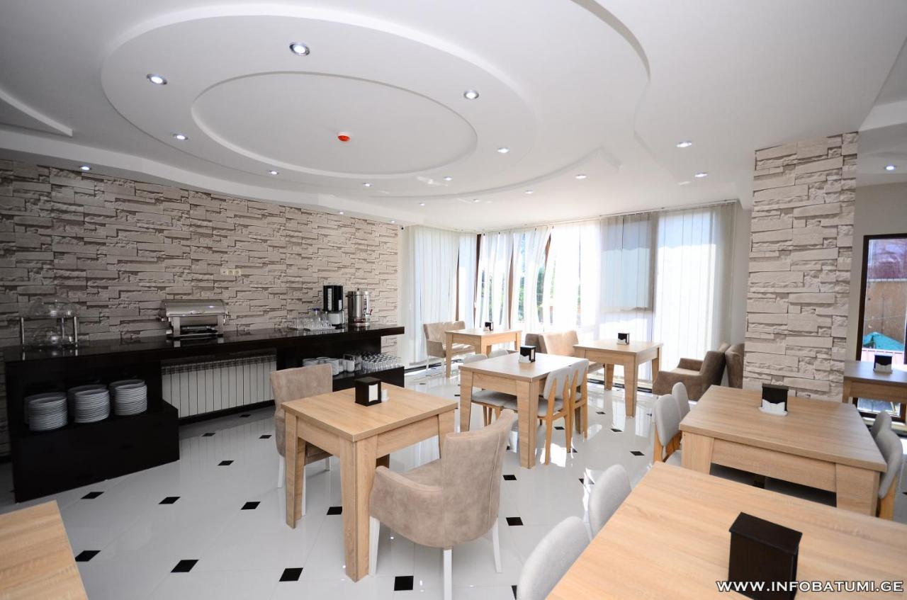 Hotel Dream Tower Batumi Esterno foto