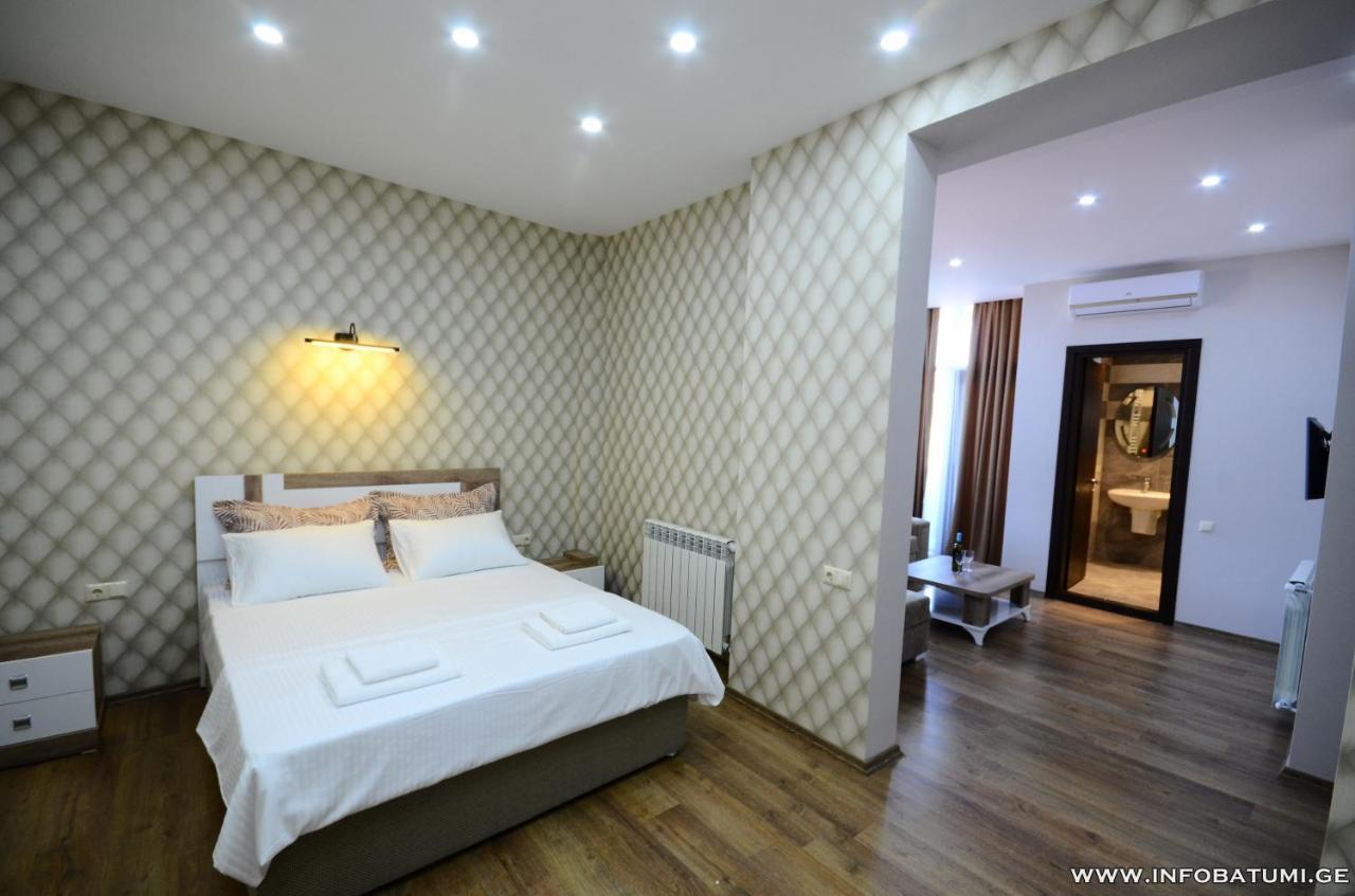 Hotel Dream Tower Batumi Esterno foto