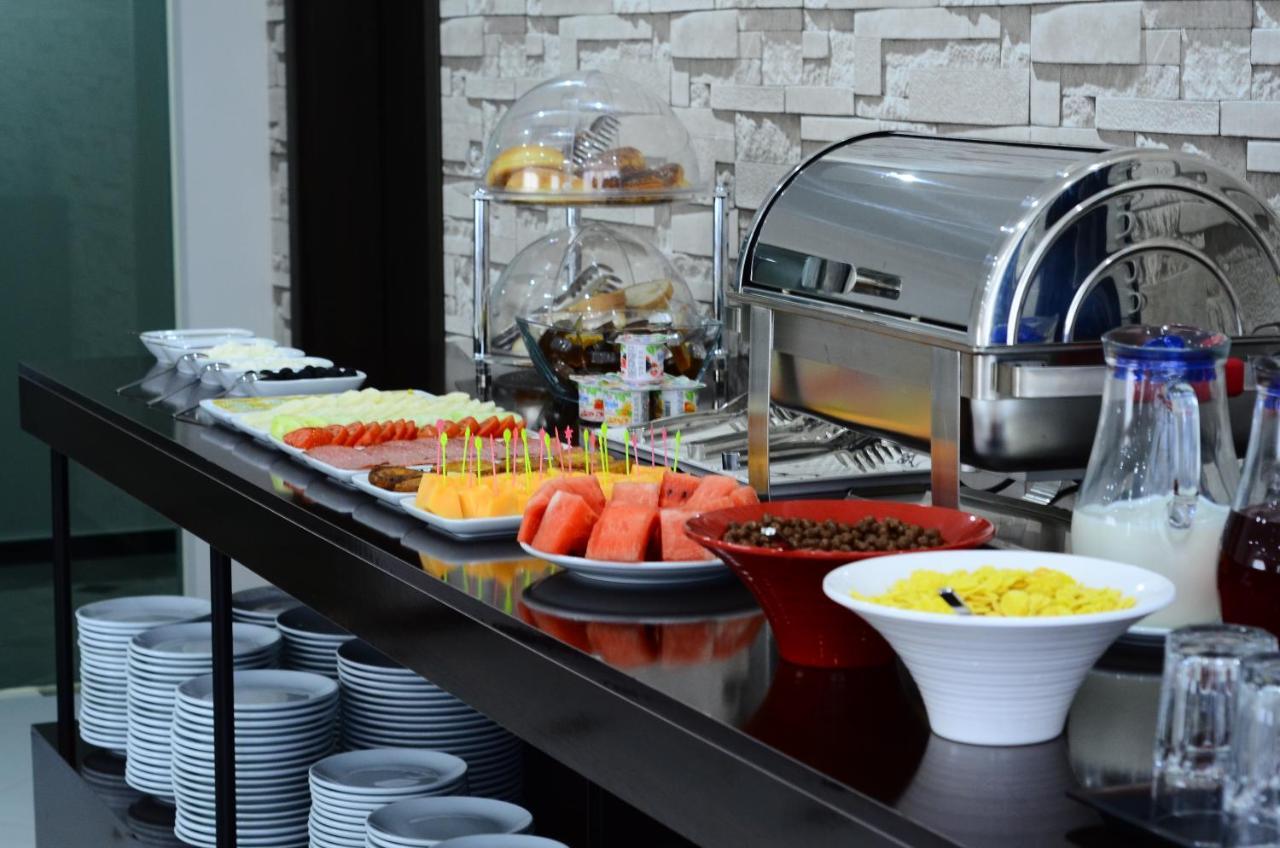 Hotel Dream Tower Batumi Esterno foto