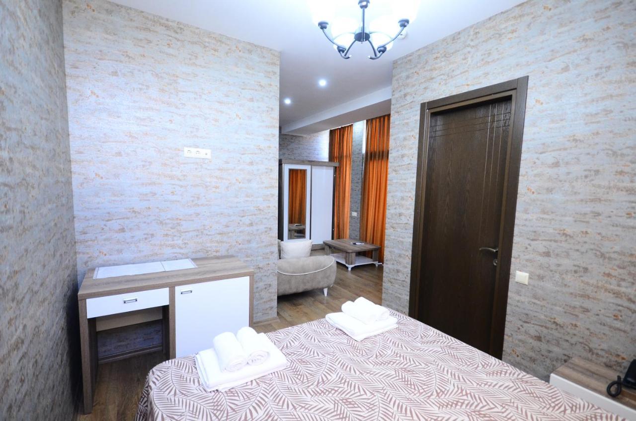Hotel Dream Tower Batumi Esterno foto