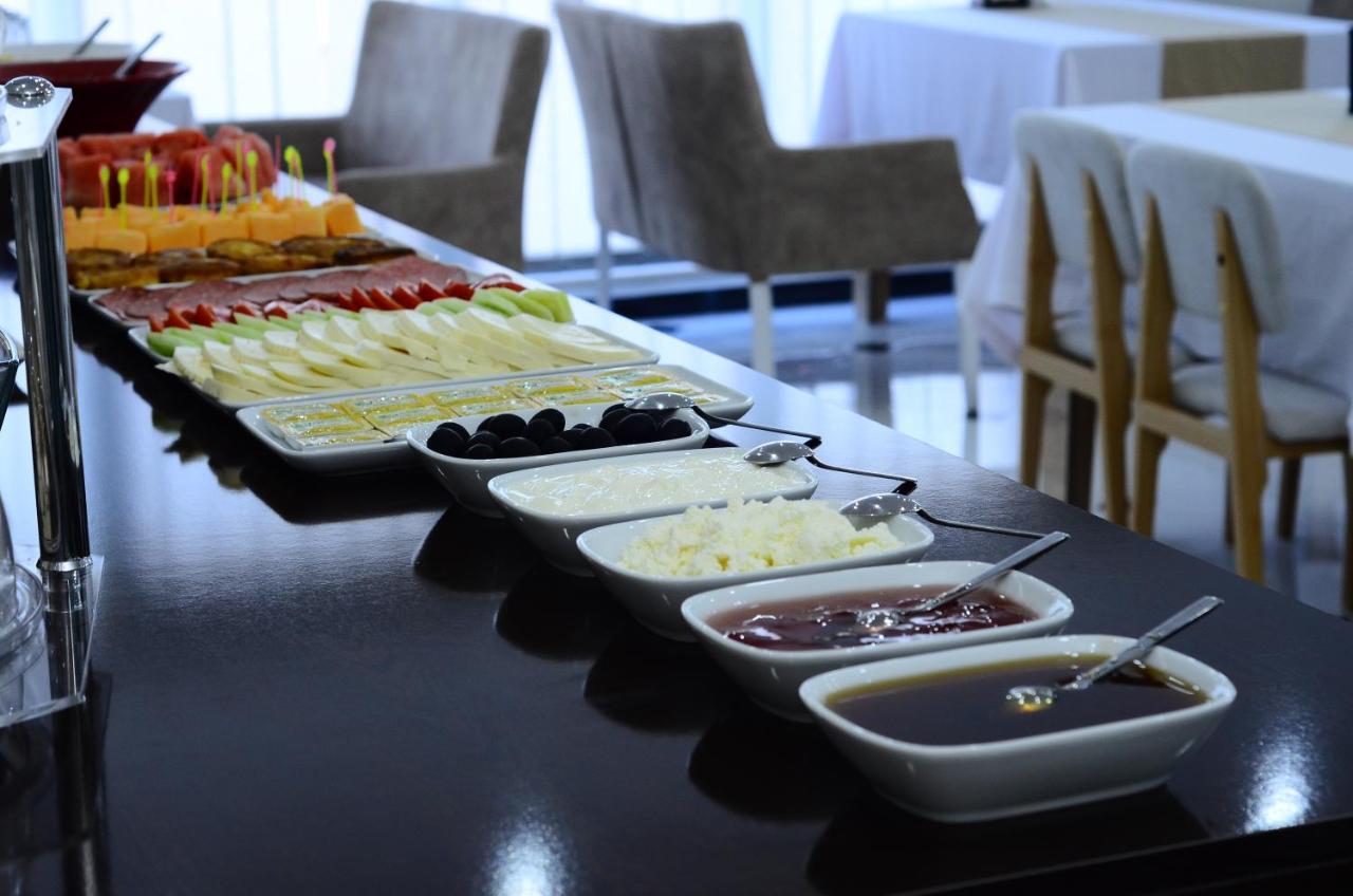 Hotel Dream Tower Batumi Esterno foto